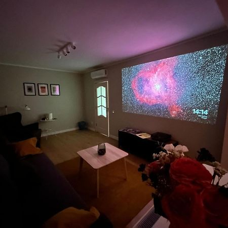 Stylish Apartment With Video Projector Bucureşti Eksteriør bilde